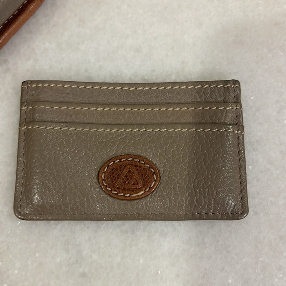 Liz Claiborne Crossbody with ID - Picture 6 of 7